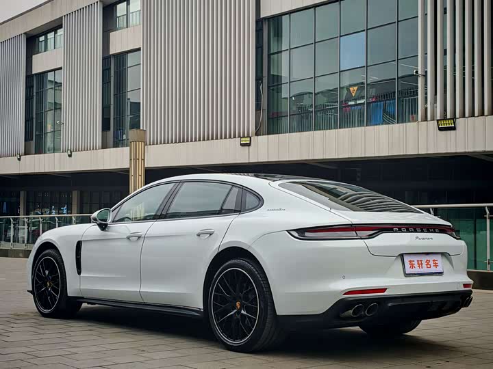 Фото 6 - Porsche Panamera