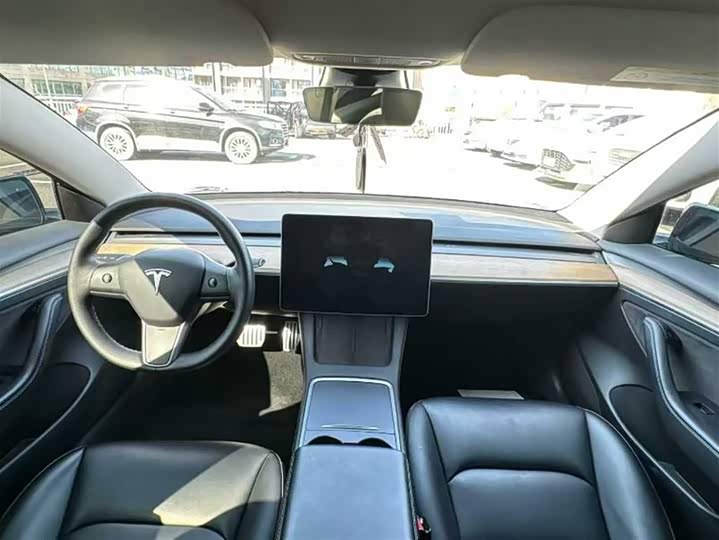 Фото 6 - Tesla Model Y