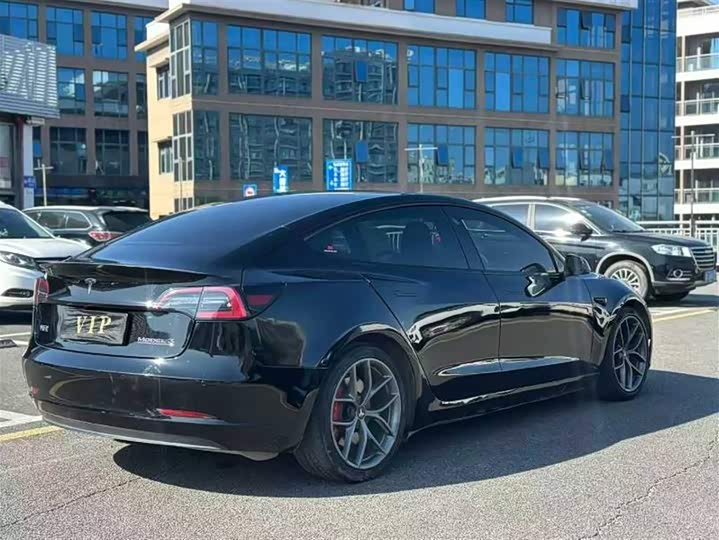 Фото 7 - Tesla Model Y