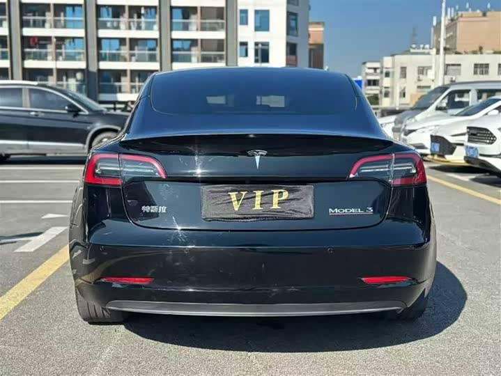 Фото 8 - Tesla Model Y