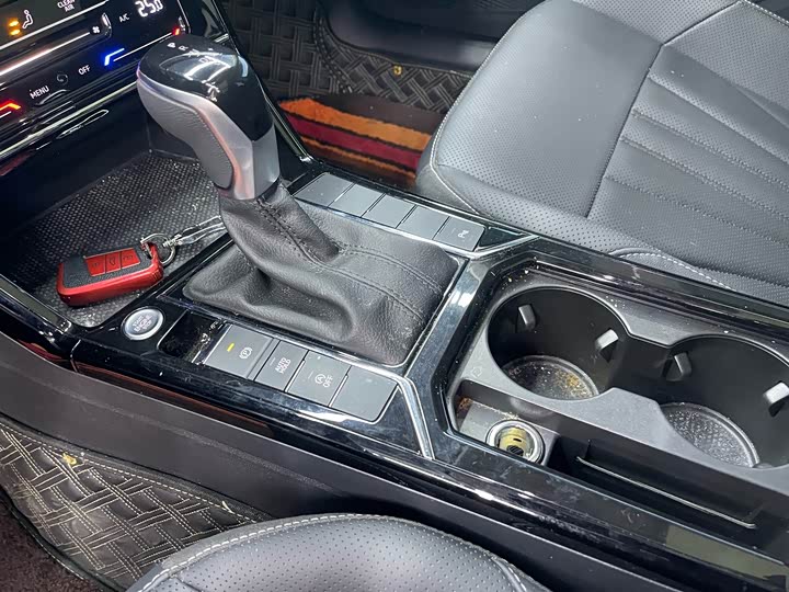 Фото 4 - Volkswagen Passat