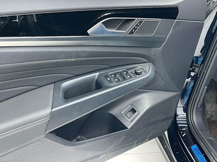 Фото 9 - Volkswagen Passat