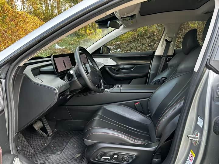 Фото 4 - XPeng P7