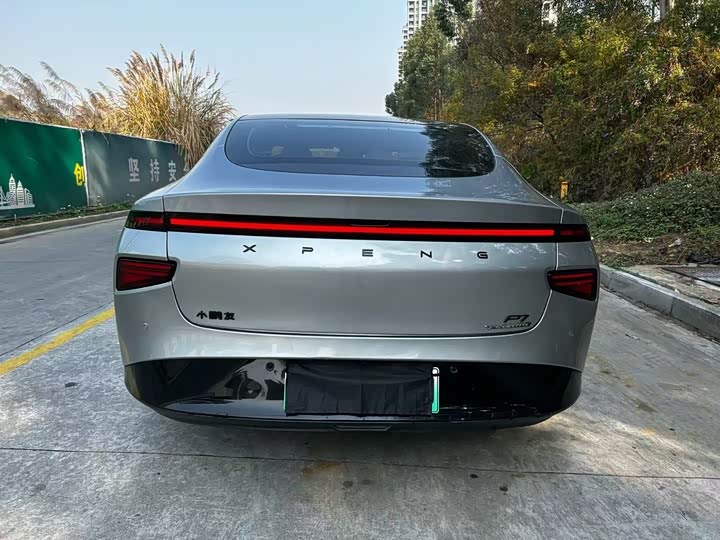 Фото 9 - XPeng P7