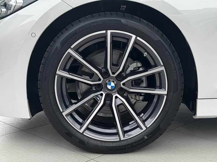 Фото 3 - BMW 3 Series