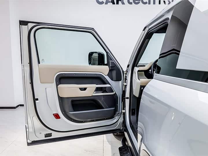 Фото 7 - Land Rover Defender