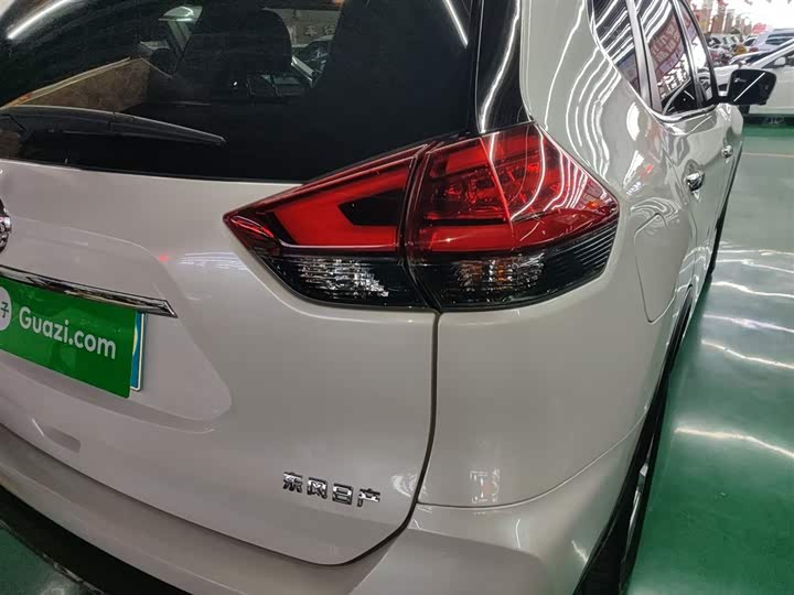 Фото 8 - Nissan X-Trail