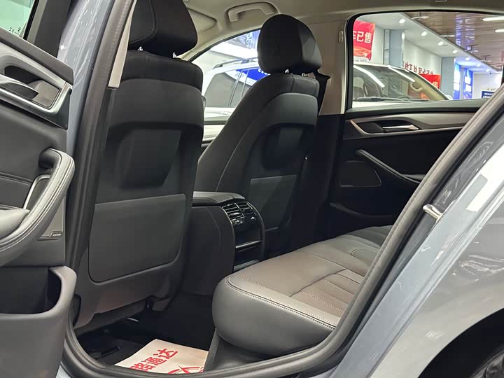 Фото 8 - BMW 5 Series