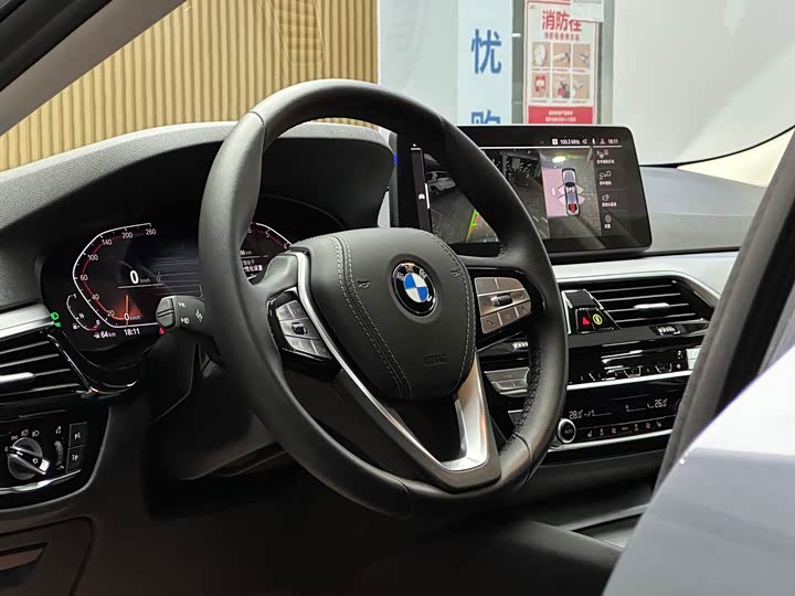 Фото 9 - BMW 5 Series