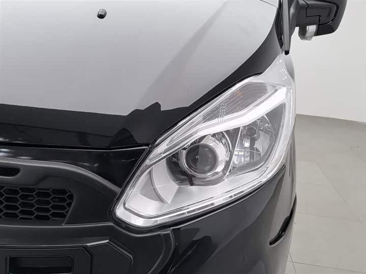 Фото 7 - Ford Tourneo