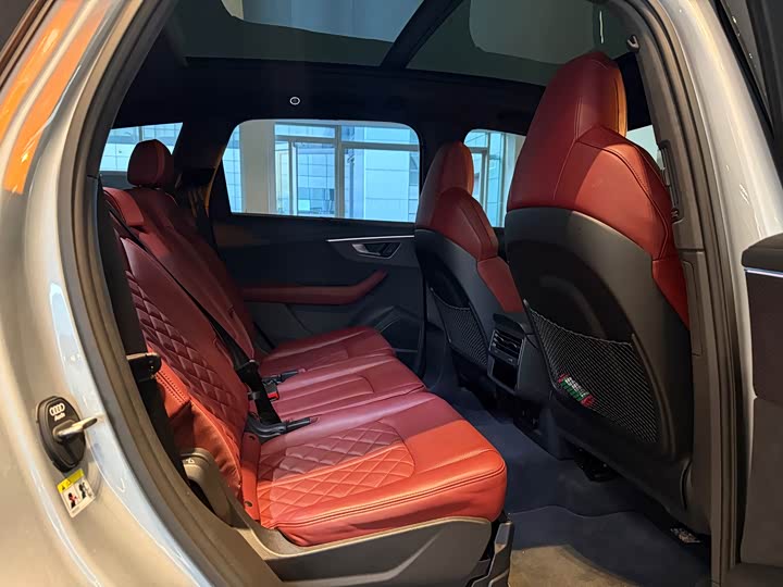 Фото 9 - Audi SQ7