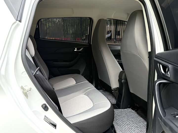 Фото 9 - Changan BenBen E-Star