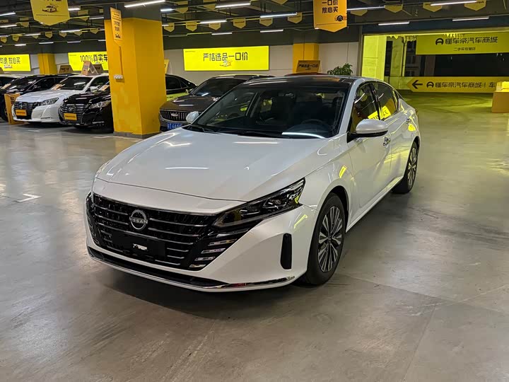 Фото 1 - Nissan Teana