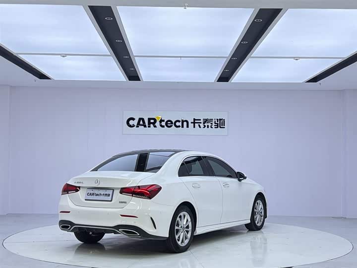 Фото 5 - Mercedes-Benz A-Class