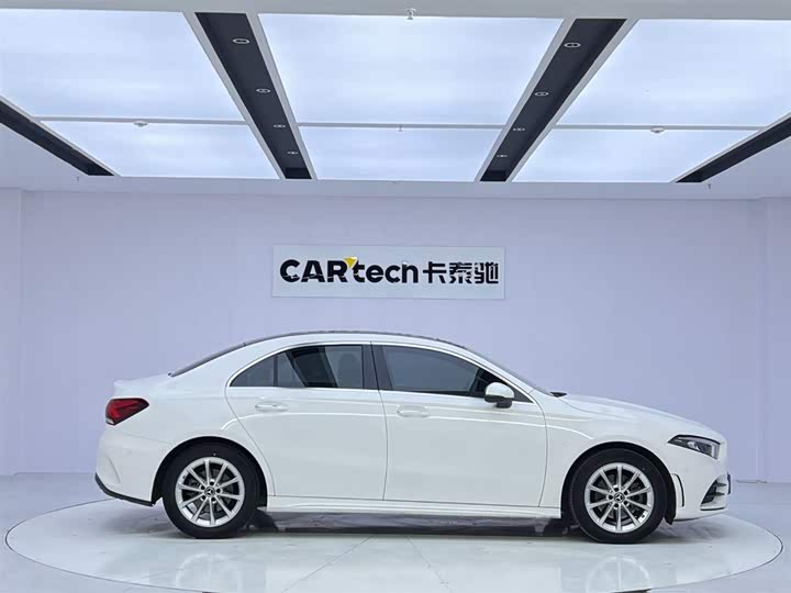Фото 6 - Mercedes-Benz A-Class