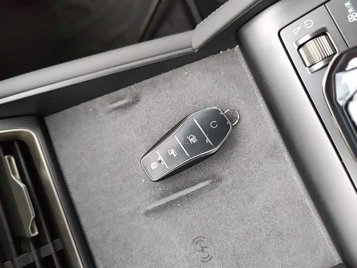 Фото 9 - BYD Qin L