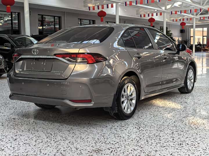 Фото 5 - Toyota Corolla