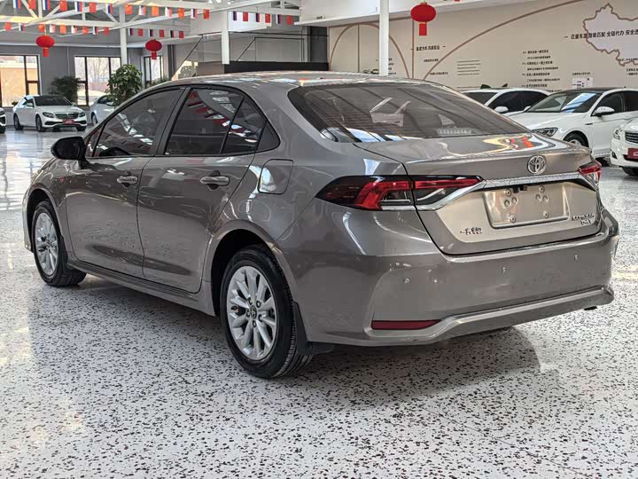 Фото 6 - Toyota Corolla