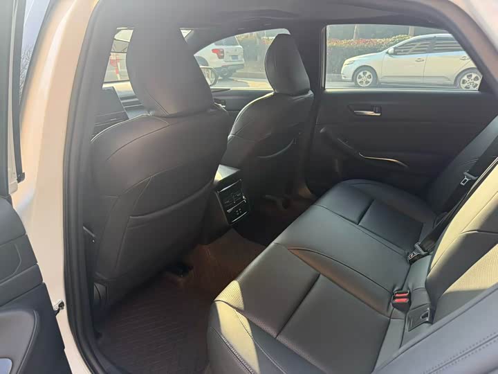 Фото 5 - Toyota Avalon