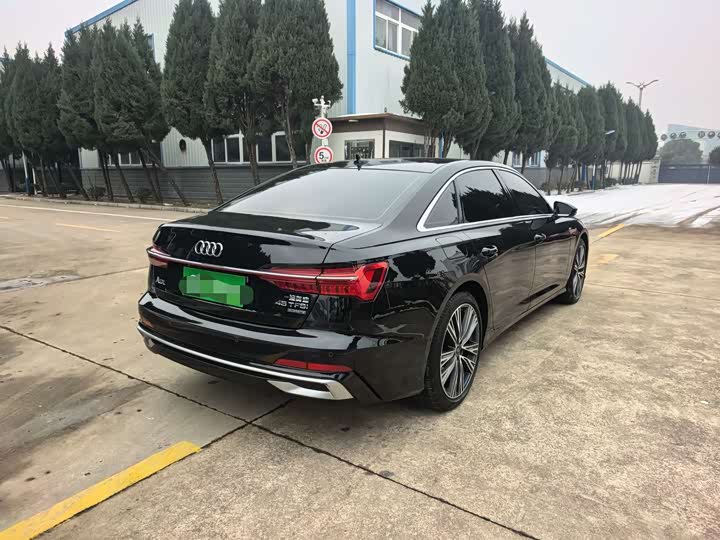 Фото 8 - Audi A6L