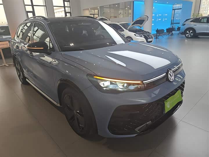 Фото 4 - Volkswagen Tiguan L Pro