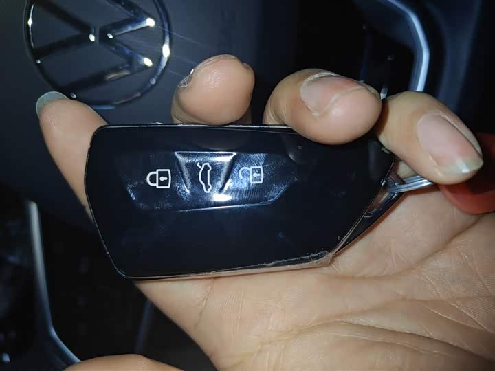 Фото 9 - Volkswagen Tiguan L Pro