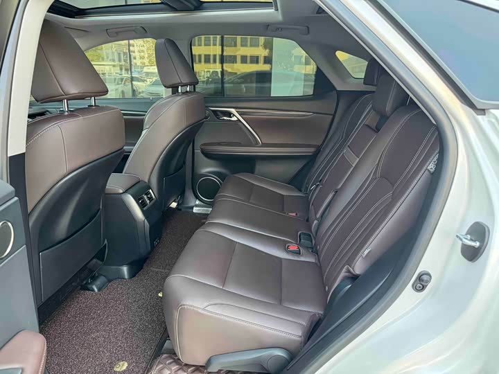 Фото 7 - Lexus RX