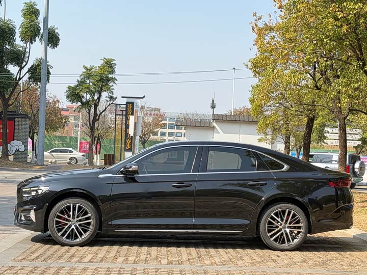 Фото 4 - Geely Preface