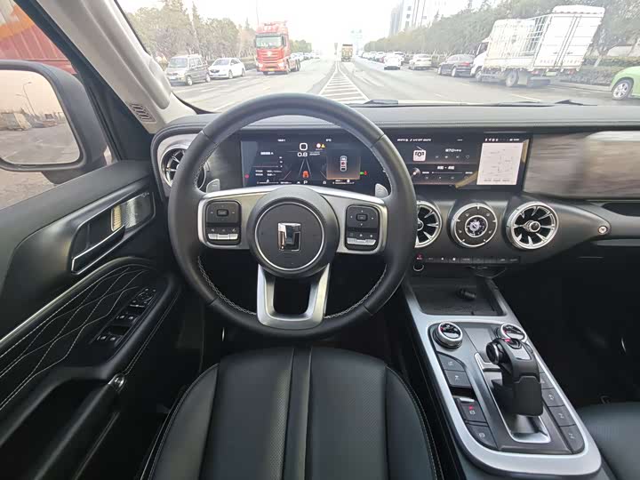 Фото 5 - Tank 300