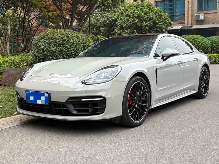 Фото 1 - Porsche Panamera