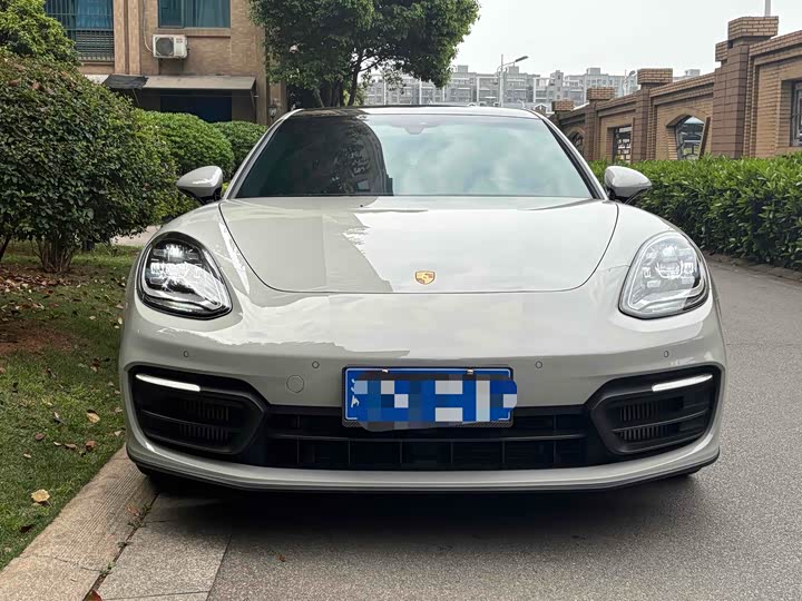 Фото 2 - Porsche Panamera