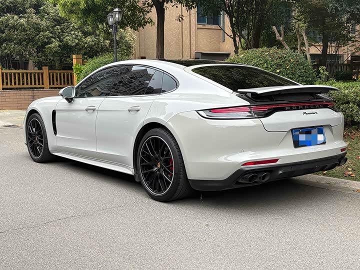 Фото 4 - Porsche Panamera