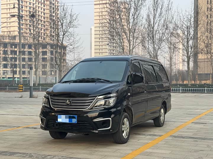 Фото 1 - Dongfeng Forthing Lingzhi M5