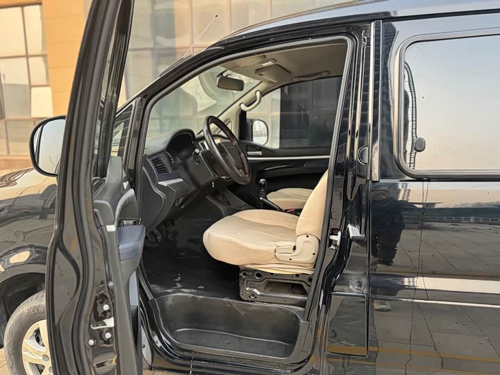 Фото 8 - Dongfeng Forthing Lingzhi M5