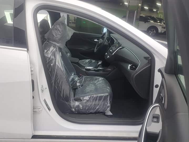 Фото 8 - Chevrolet Malibu XL