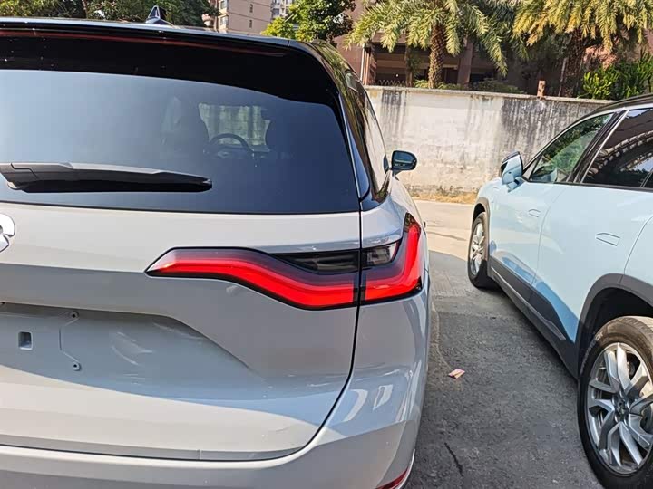 Фото 8 - Nio ES8