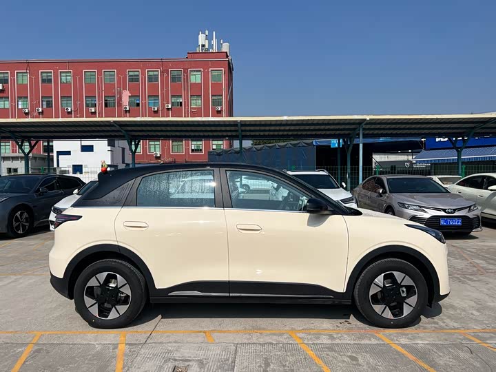 Фото 4 - Geely Galaxy Geome