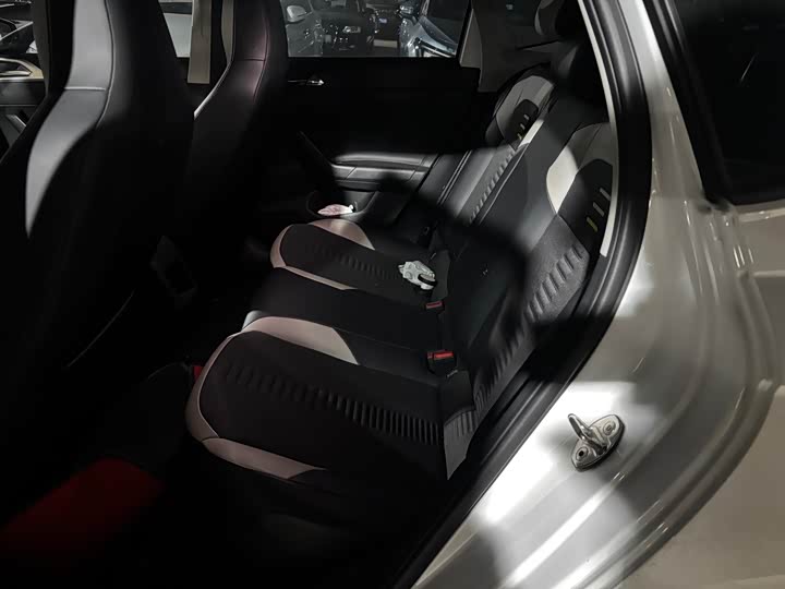 Фото 8 - Volkswagen Polo