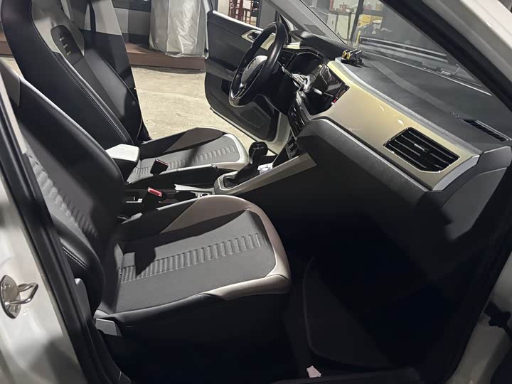 Фото 9 - Volkswagen Polo