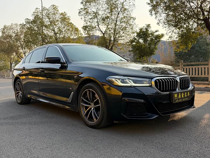 Фото 3 - BMW 5 Series