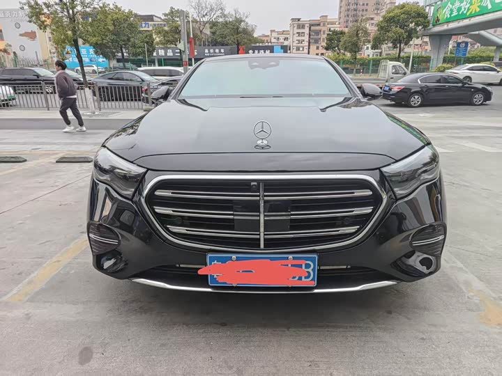 Фото 2 - Mercedes-Benz E-Class