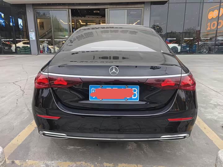 Фото 3 - Mercedes-Benz E-Class