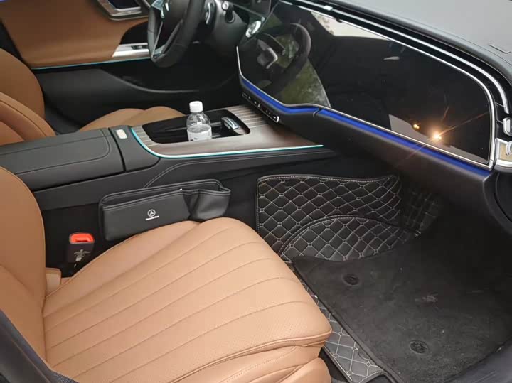 Фото 4 - Mercedes-Benz E-Class