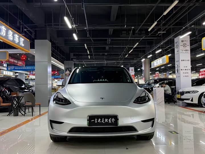 Фото 2 - Tesla Model Y