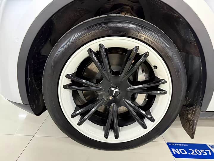 Фото 5 - Tesla Model Y