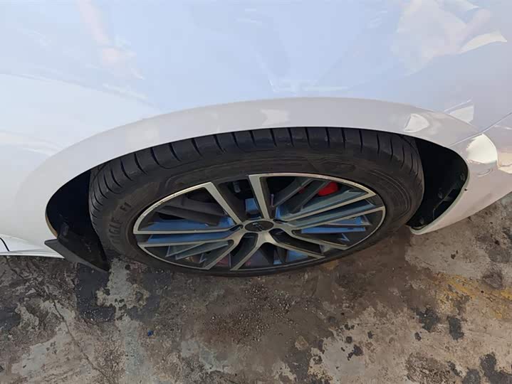 Фото 6 - Geely Preface