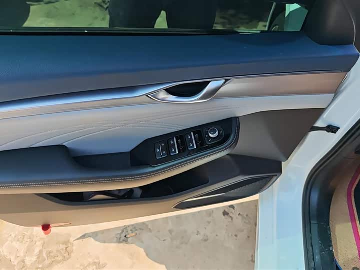 Фото 7 - Geely Preface