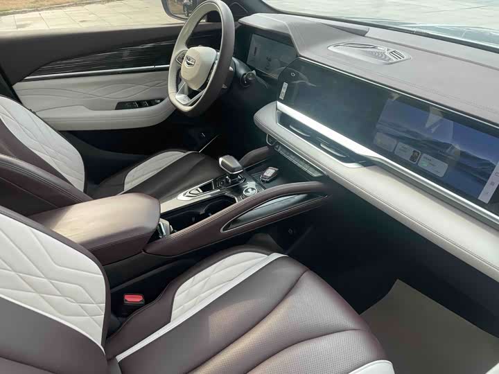 Фото 6 - Geely Monjaro