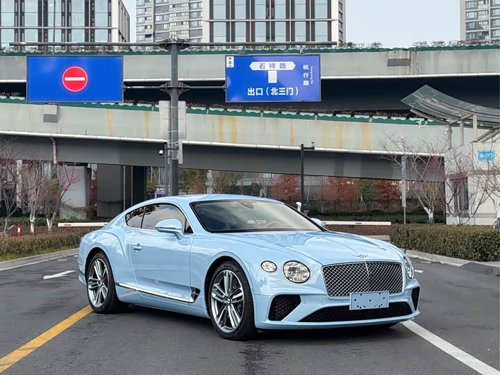 Фото 3 - Bentley Continental GT