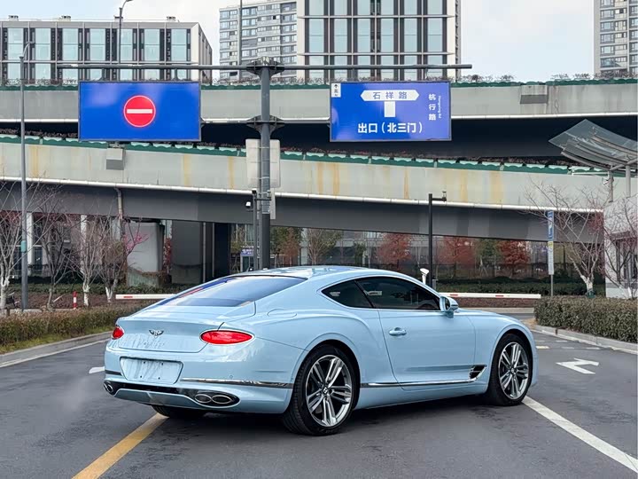 Фото 5 - Bentley Continental GT